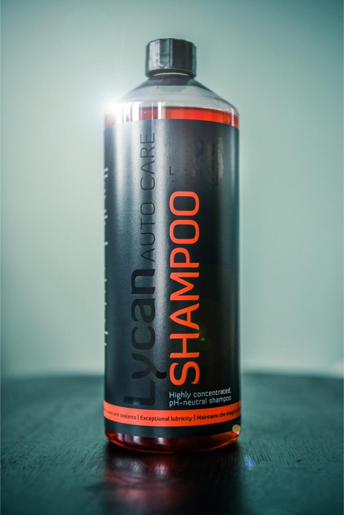 Lycan car shampoo in a large bottle designed for a highly concentrated and pH-neutral formula