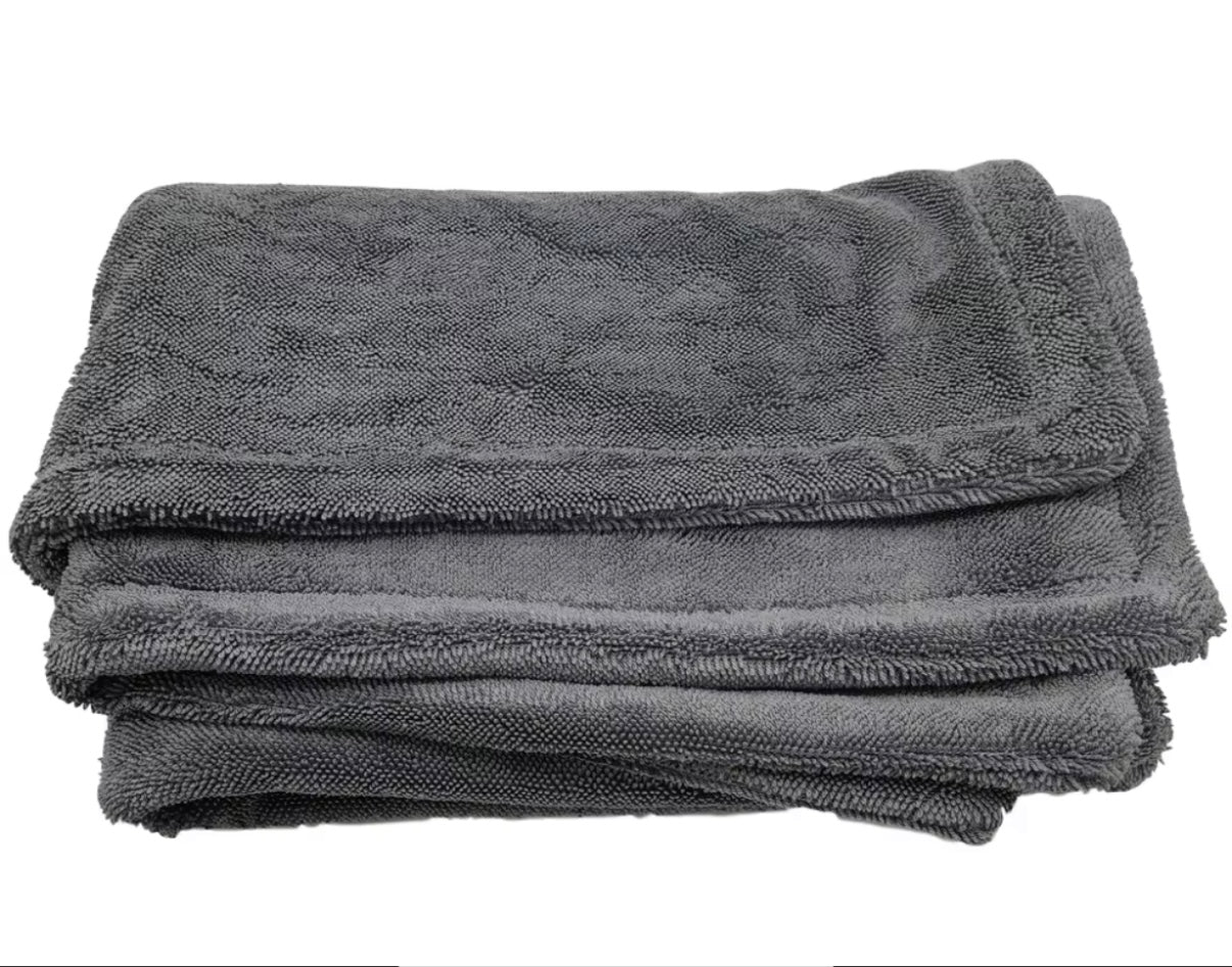 Lycan Ultra Drying Towel in gray, perfect for quick and efficient drying of vehicles